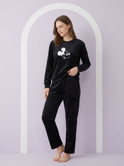 334 – Mickey Cozy Lounge Set