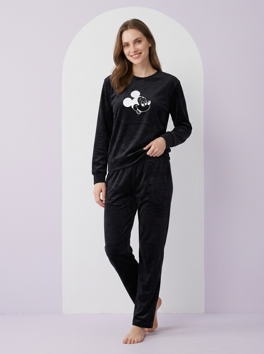334 – Mickey Cozy Lounge Set